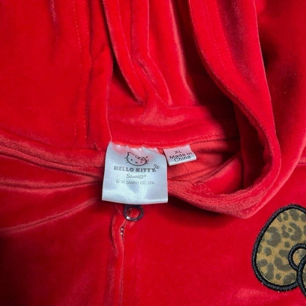 Hello Kitty Sanrio Y2K Red Velour Cropped Leopard Print Jacket Size XL - Picture 4 of 6